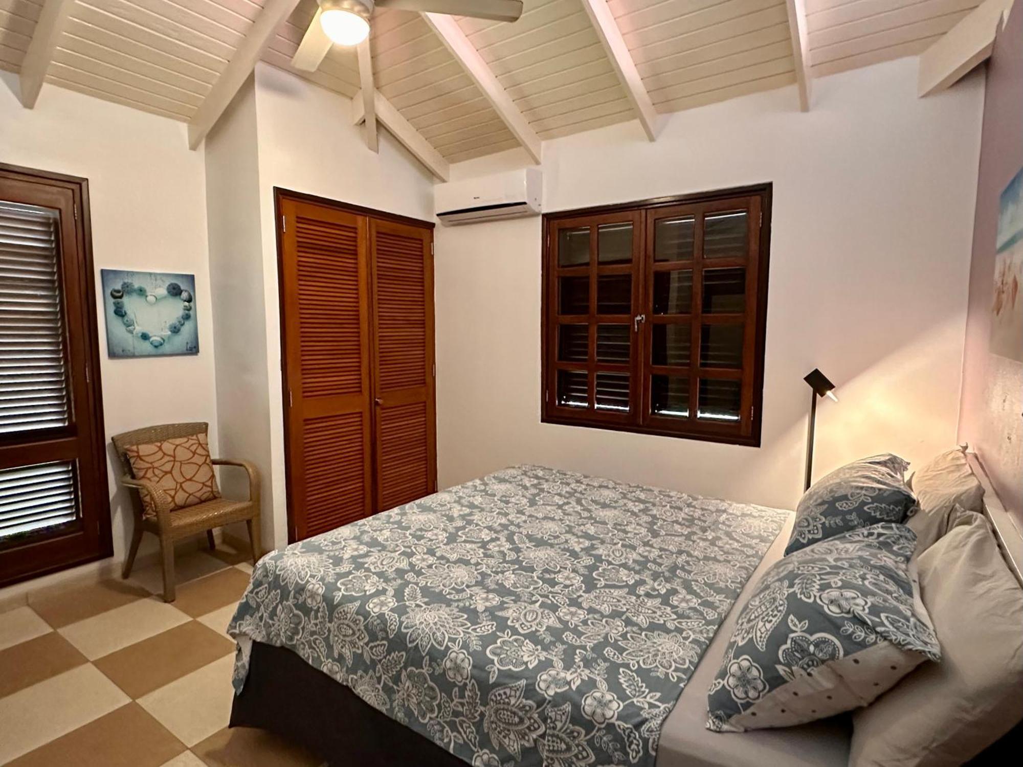 Blue Bay Beach Villas & Apartments Bagian luar foto